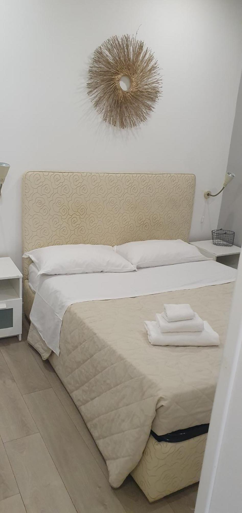 Little Rose Guest House Фьюмичино Экстерьер фото