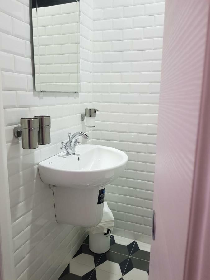 Little Rose Guest House Фьюмичино Экстерьер фото