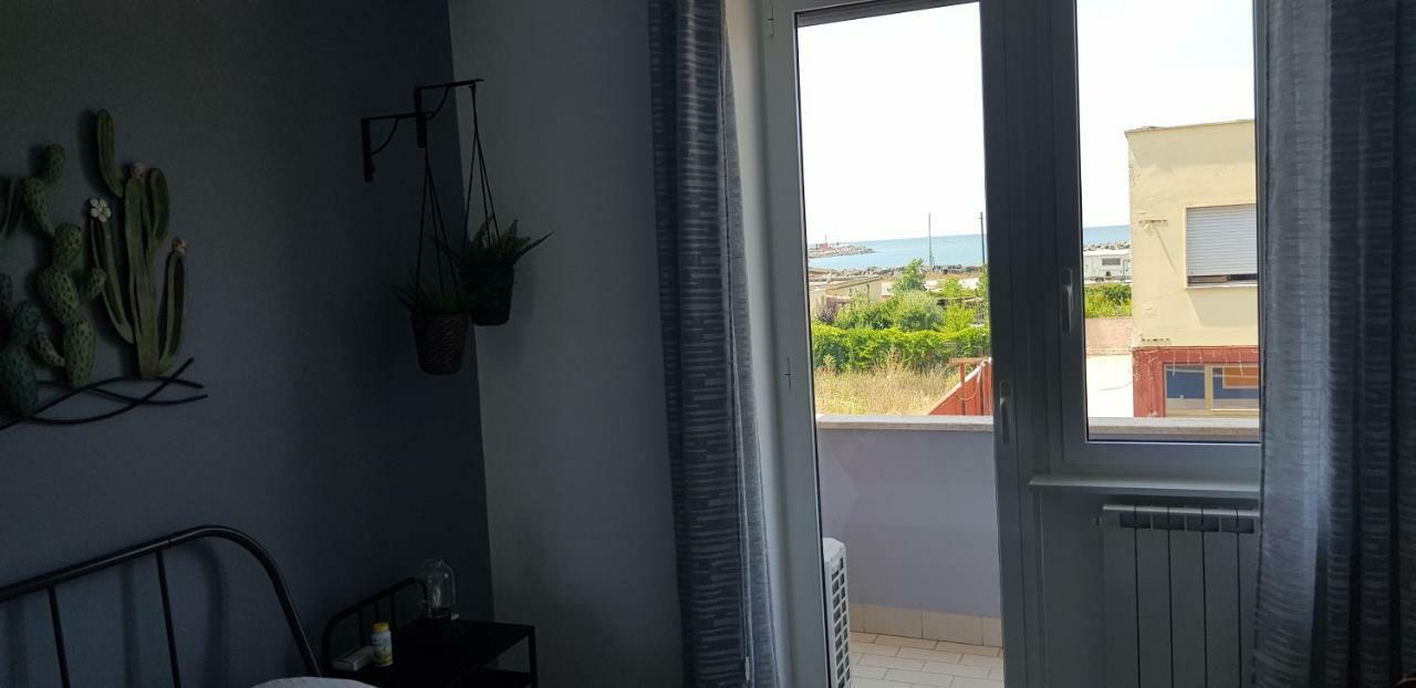 Little Rose Guest House Фьюмичино Экстерьер фото