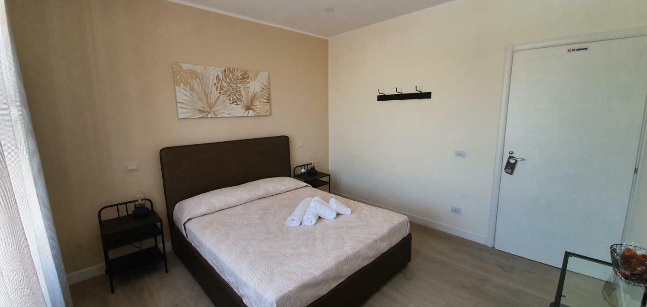 Little Rose Guest House Фьюмичино Экстерьер фото